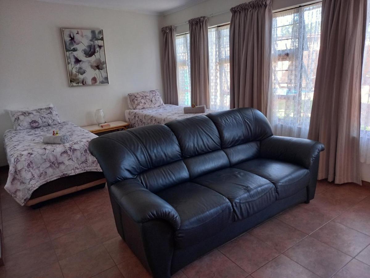 White Rose Guest House Vanderbijlpark Pokoj fotografie