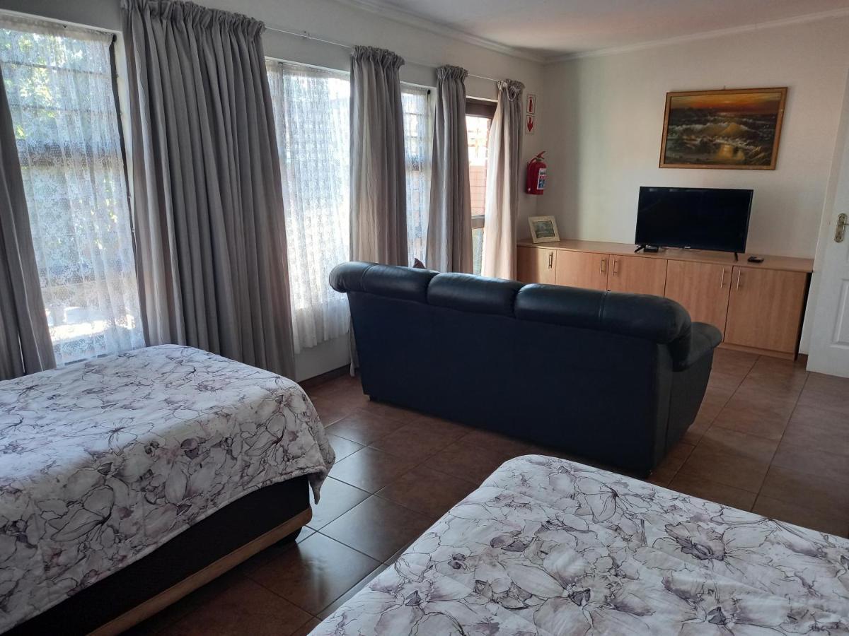 White Rose Guest House Vanderbijlpark Pokoj fotografie